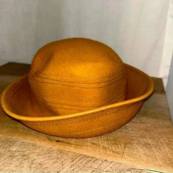 vintage liz claiborne 100% wool hat - Picture 1 of 2